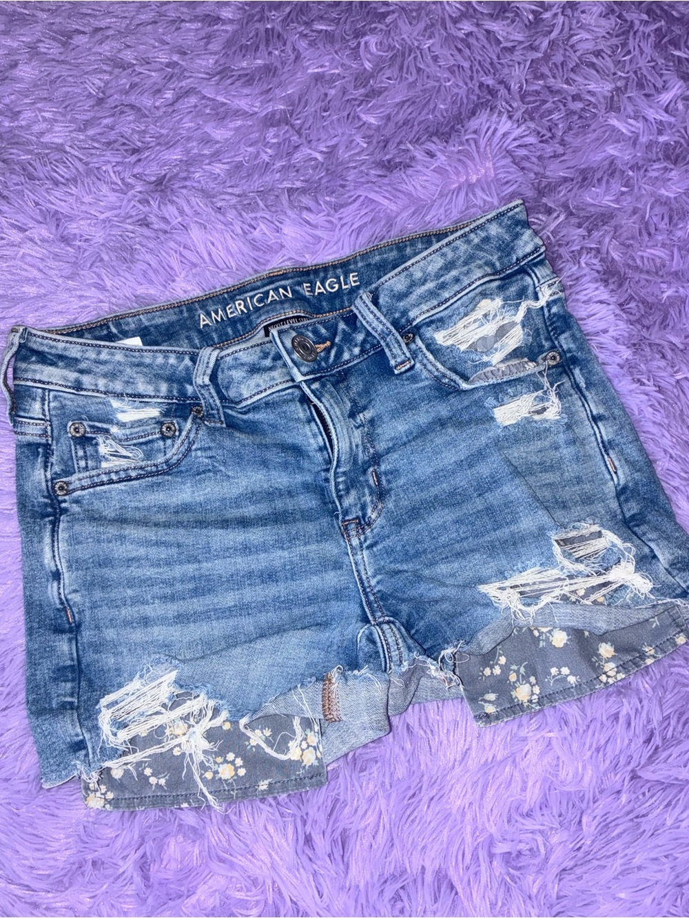 American Eagle Distressed Peek-A-Boo Floral Pocket Denim Shorts Size 6